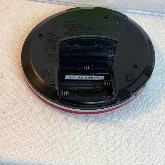 Durabrand CD-566 CD Player w/ Compact Disc Digital Audio Durabrand CD Player. - Picture 4 of 7